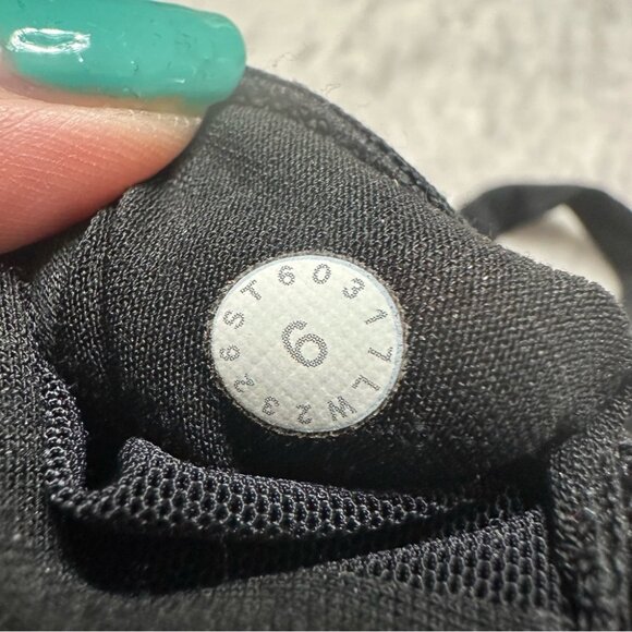 Lululemon Energy Bra - Picture 2 of 2